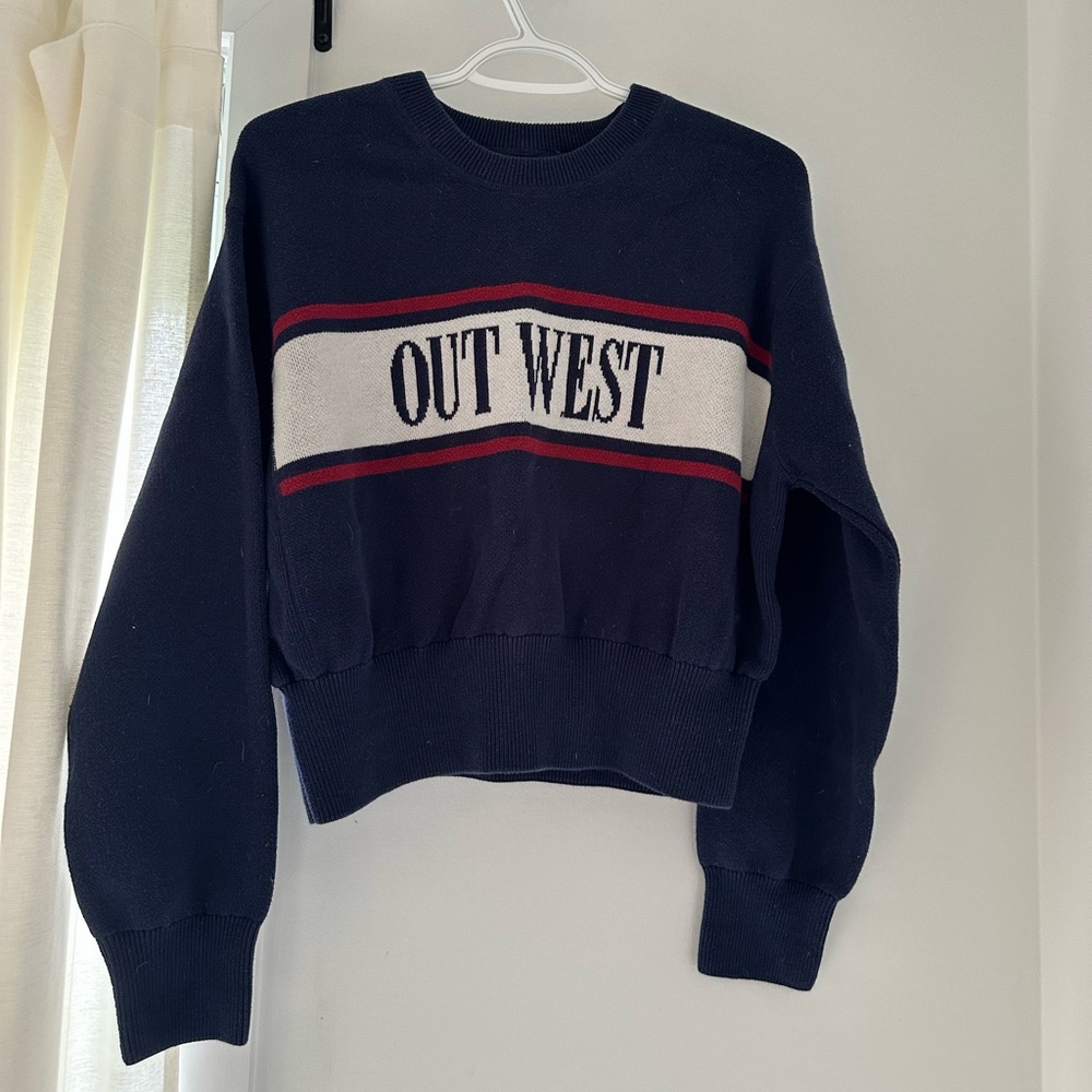 Light knit a weater
